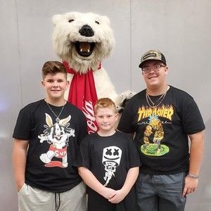 Meet your Posher, Leon